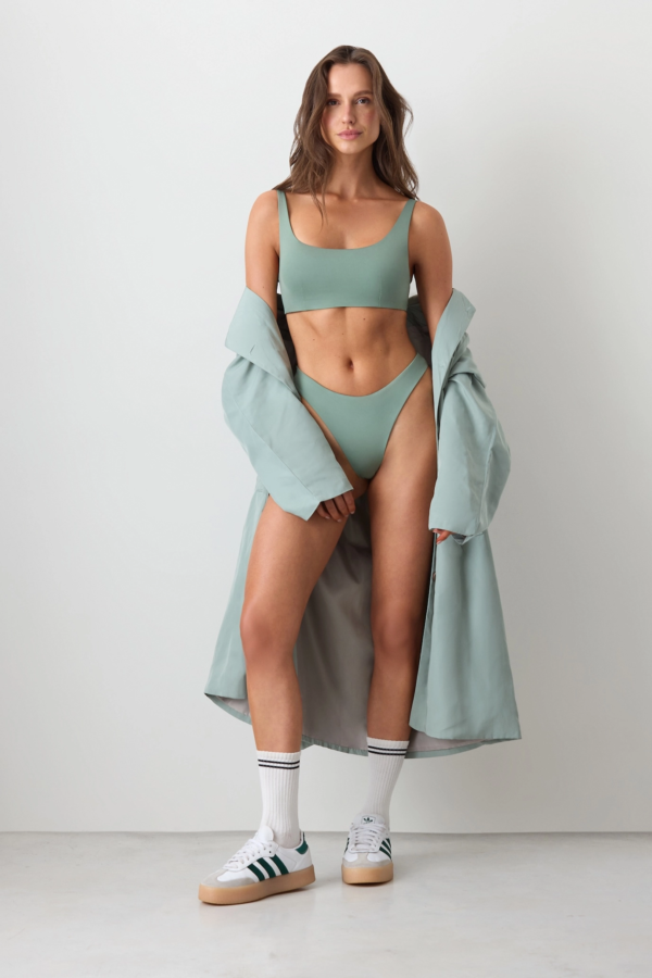 Alternative view of Brigitte Art 1609 Conjunto de microfibra doble con less.